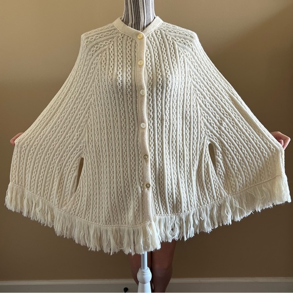 Vintage Sally Gee Women’s Cream Knit Boho Hippie Button Up Poncho Fit Up To XL - Picture 5 of 11